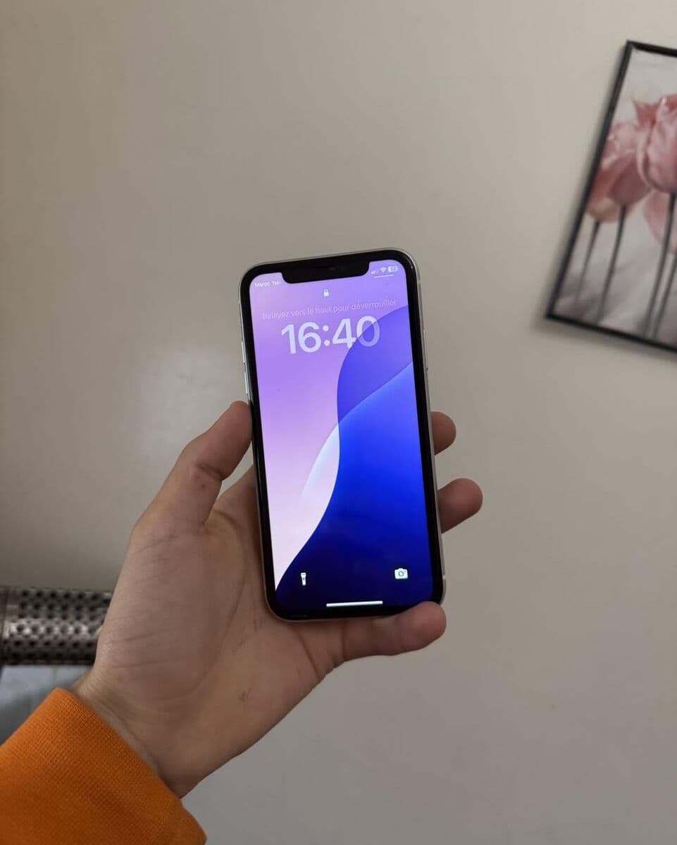 iPhone XR 64 Go occasion — miniature 4